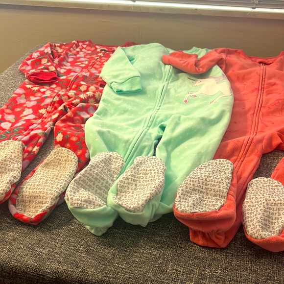 3 Carters warm one piece footed pajamas - Picture 5 of 11